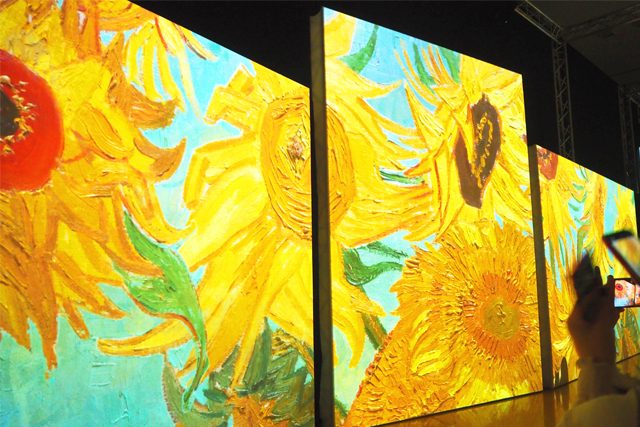 色と光の渦にどっぷり浸る。没入型展覧会「ゴッホ・アライブ」に行ってきた！